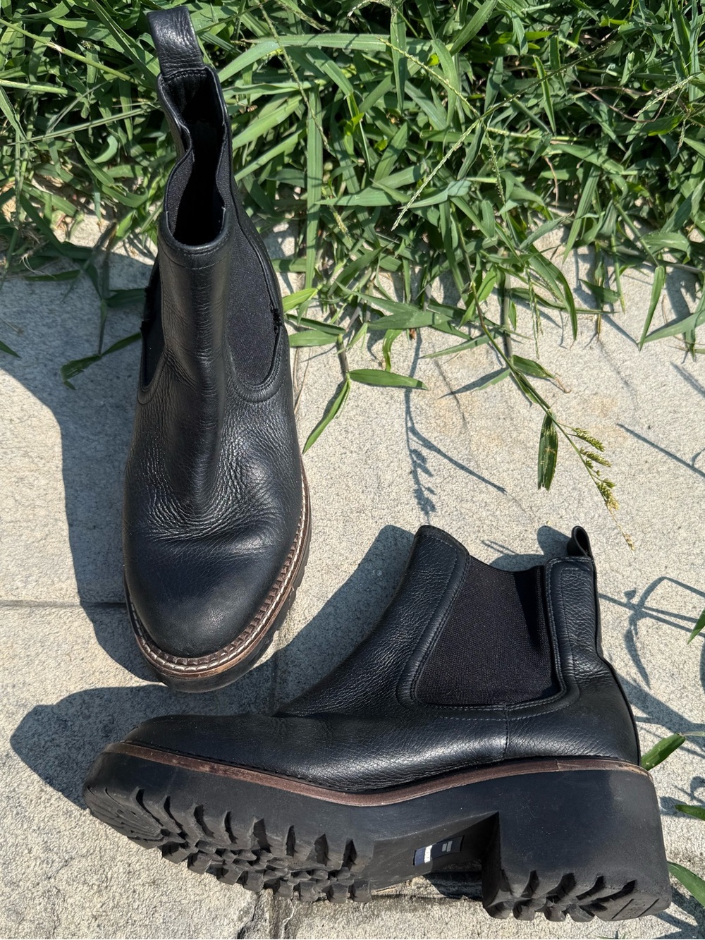 Nordstrom Nomiah-Lea Black Water Repellent Leather Lug Chelsea Boots 7.5 7 1/2